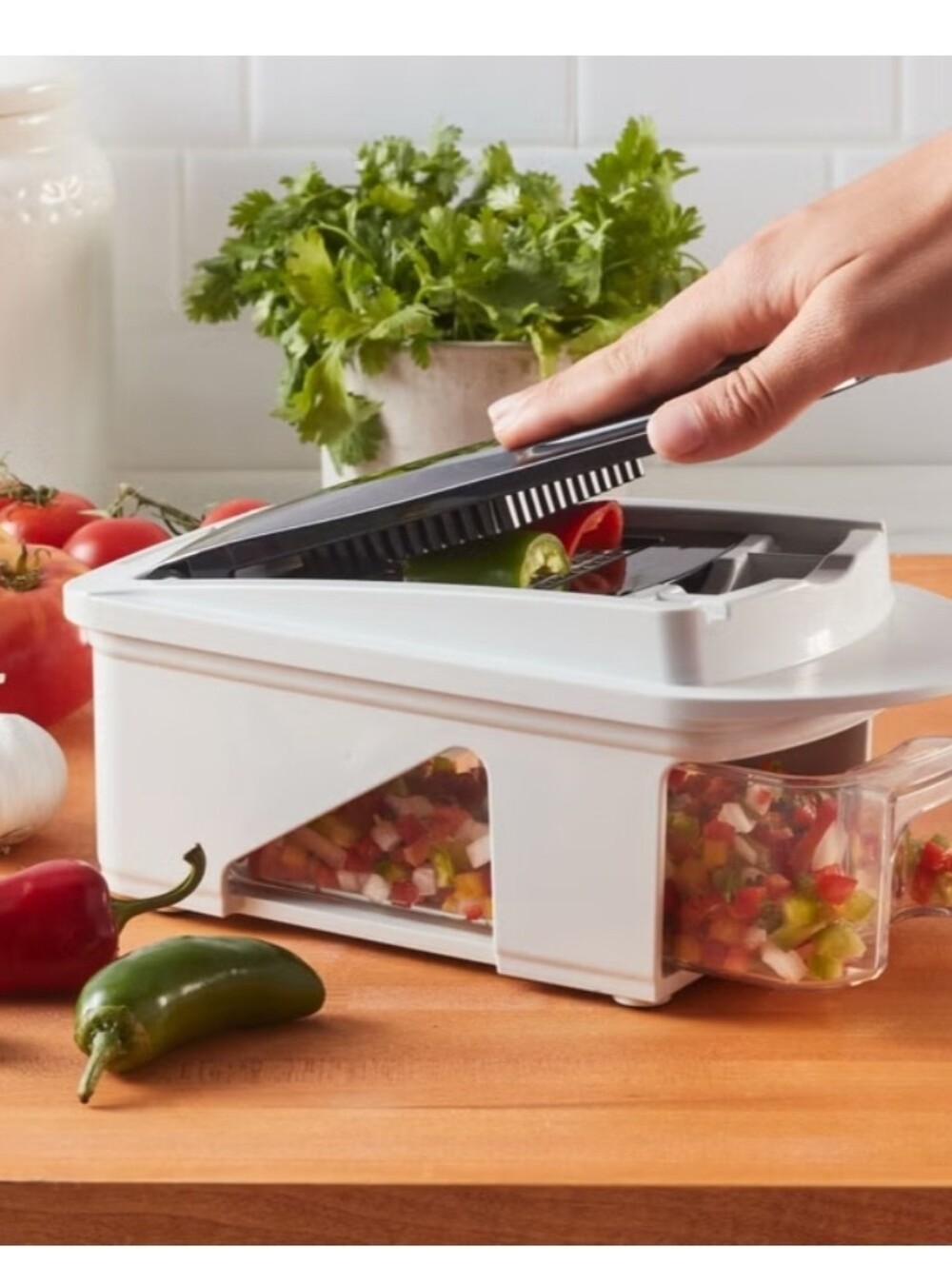 MIU 11-piece Vegetable Chopper & Slicer